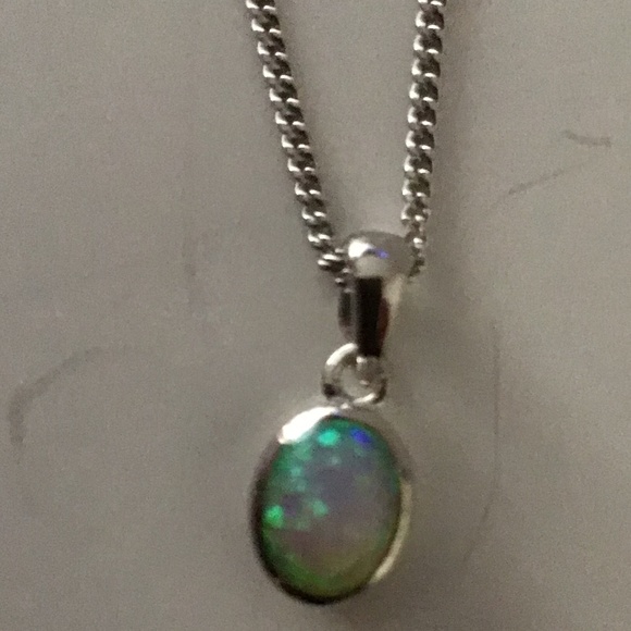 STERLING OVAL OPAL NECKLACE - Picture 1 of 4